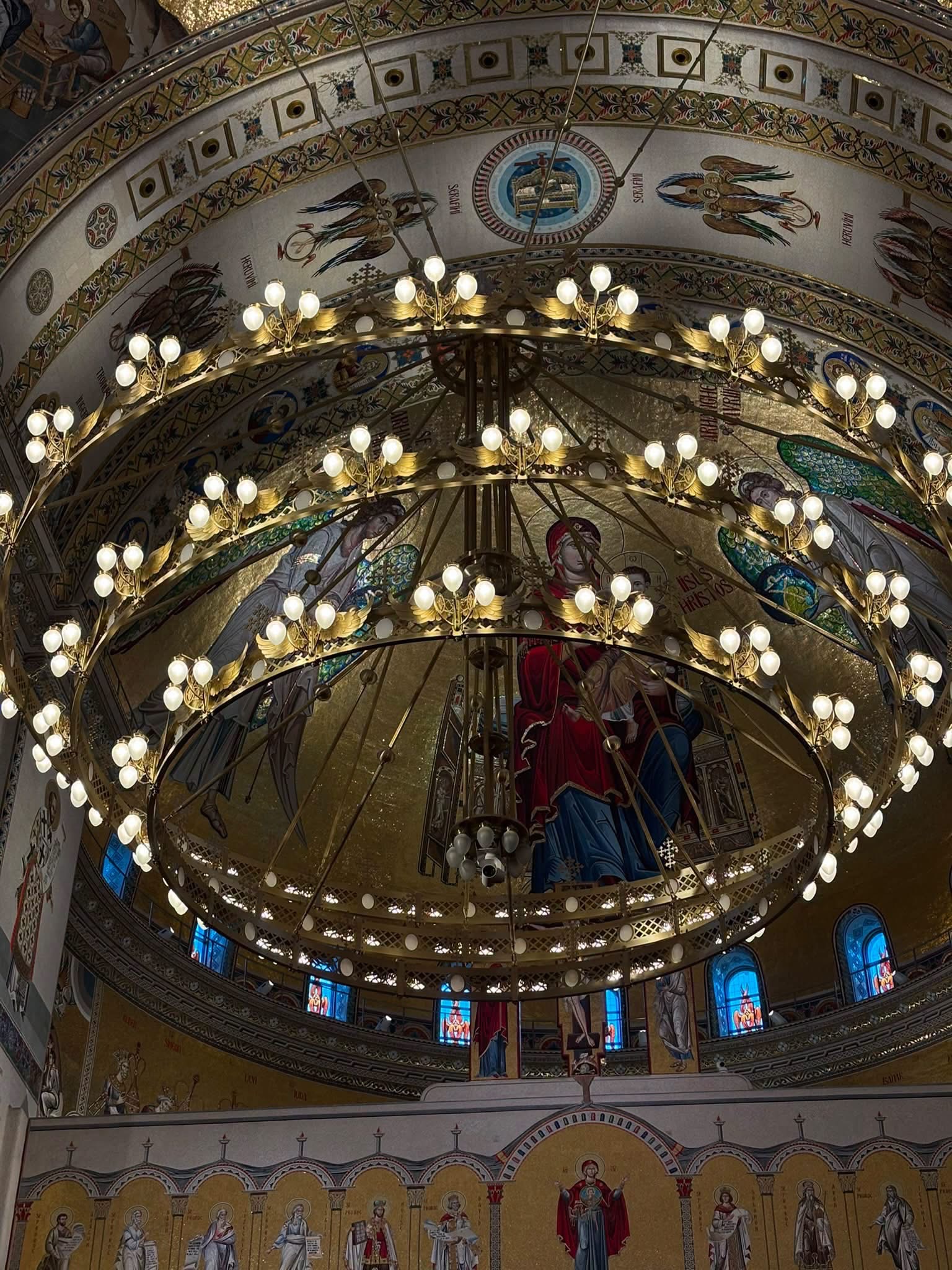 Maica Domnului - Împărăteasa cerului!
