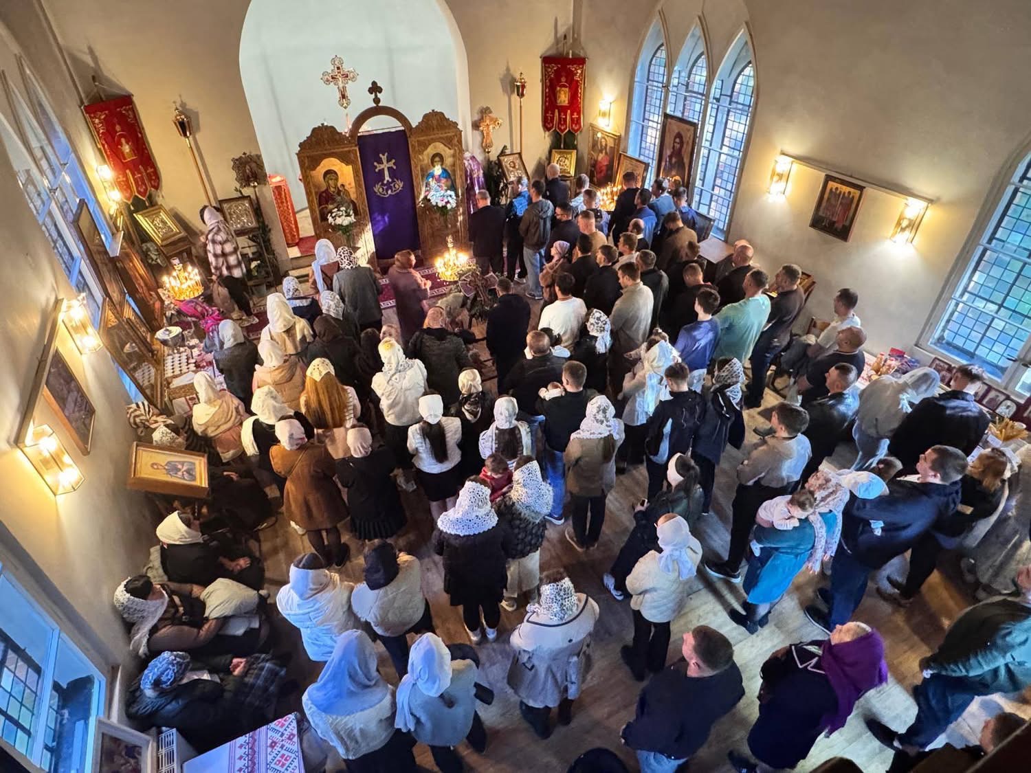 Sfânta și Dumnezeiasca Liturghie. Duminica după Înălțarea Sfintei Cruci!